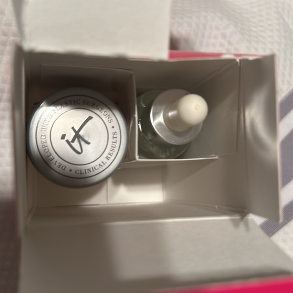 NEW iT Cosmetics YOUR SKIN SMOOTHING ESSENTIALS SKINCARE GIFT SET - Picture 8 of 11